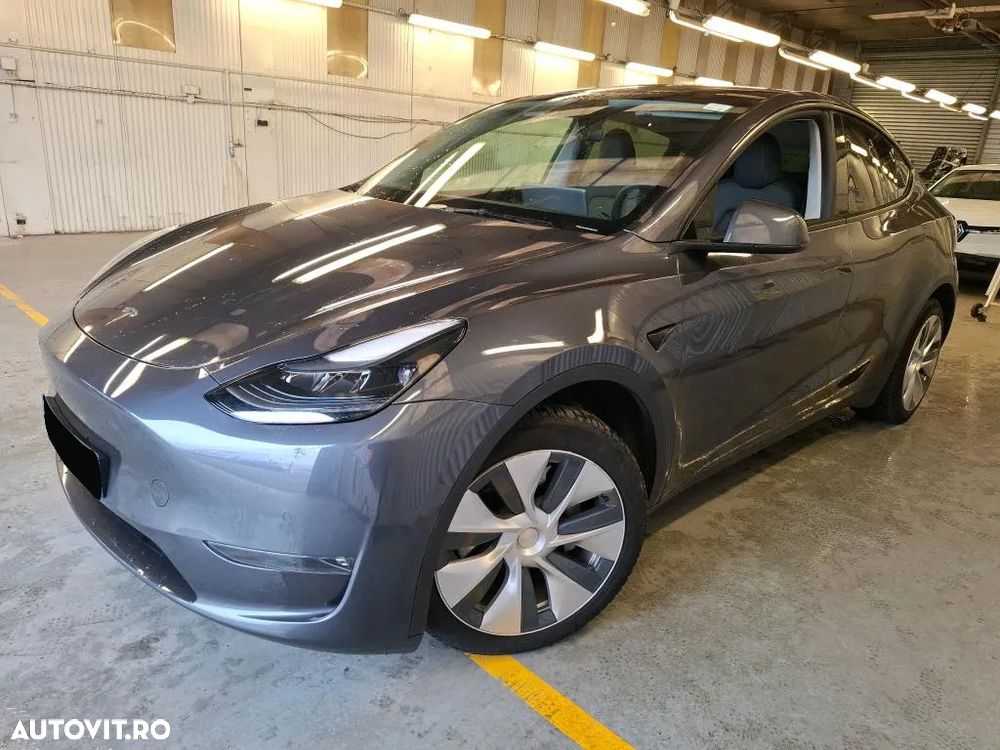 Tesla Model Y Long Range Dual Motor AWD - 1