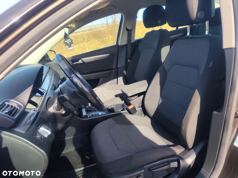 Volkswagen Passat 2.0 TDI Comfortline DSG - 10