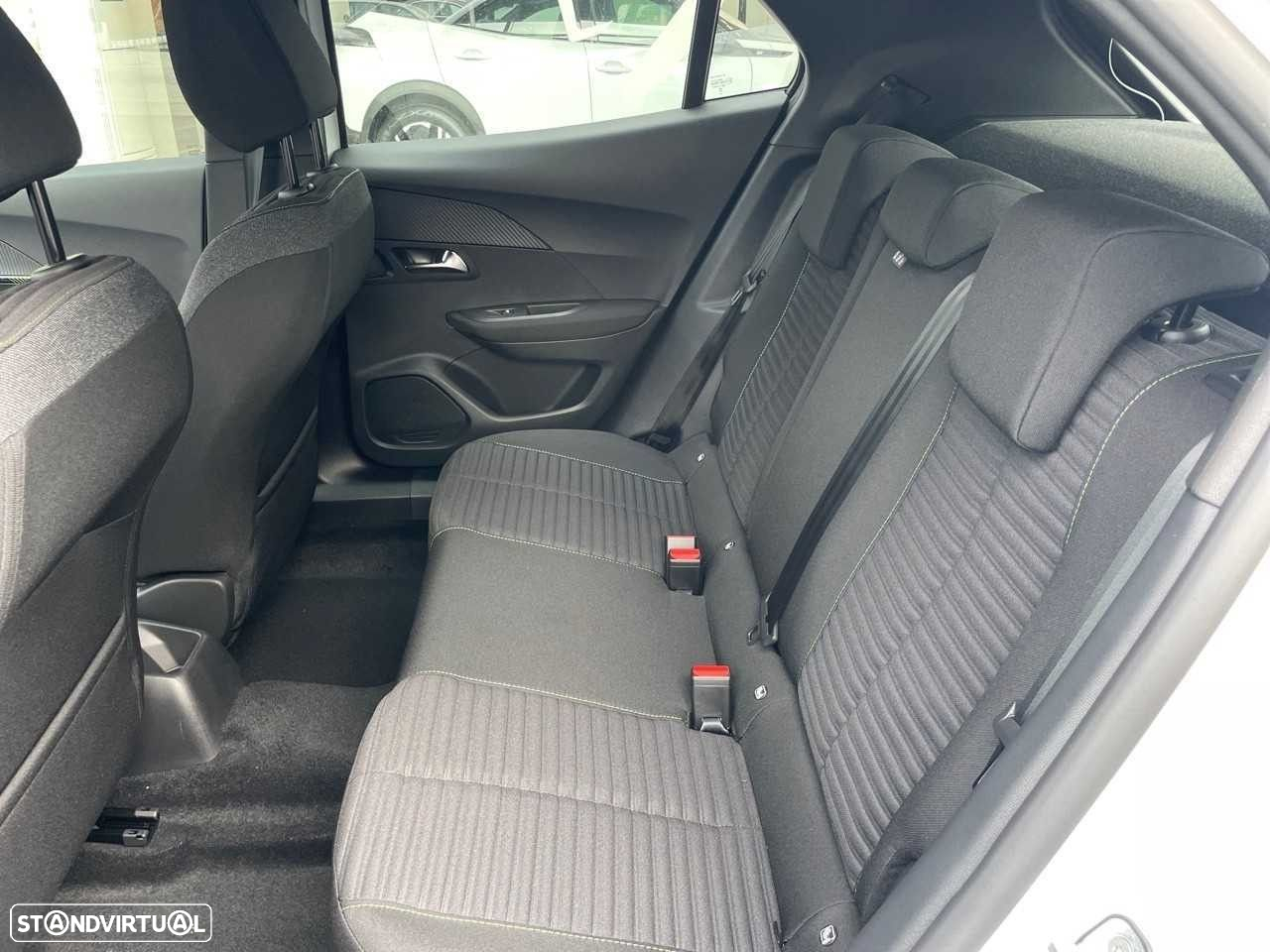 Peugeot e-2008 - 10