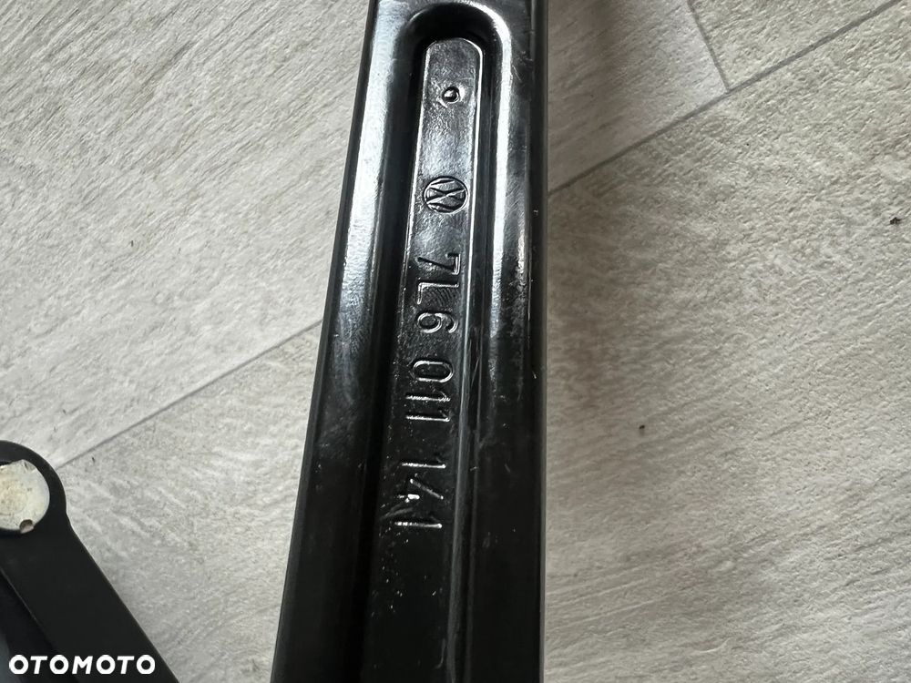 AUDI Q7 4L ZESTAW NAPRAWCZY STYROPIAN KLUCZ LEWAREK 4L0011076 4L0011075 7L6011141 7L6011031B - 4