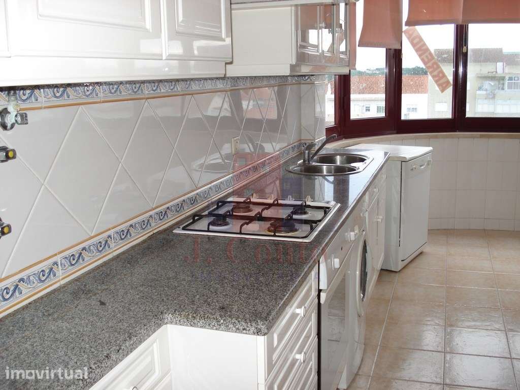 Apartamento T2 com garagem para arrendar - Grande imagem: 4/12