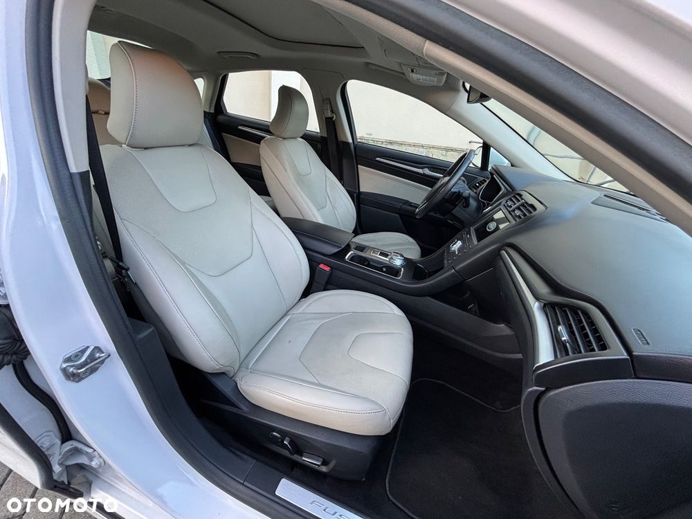 Ford Fusion 2.0 EcoBoost Titanium - 8