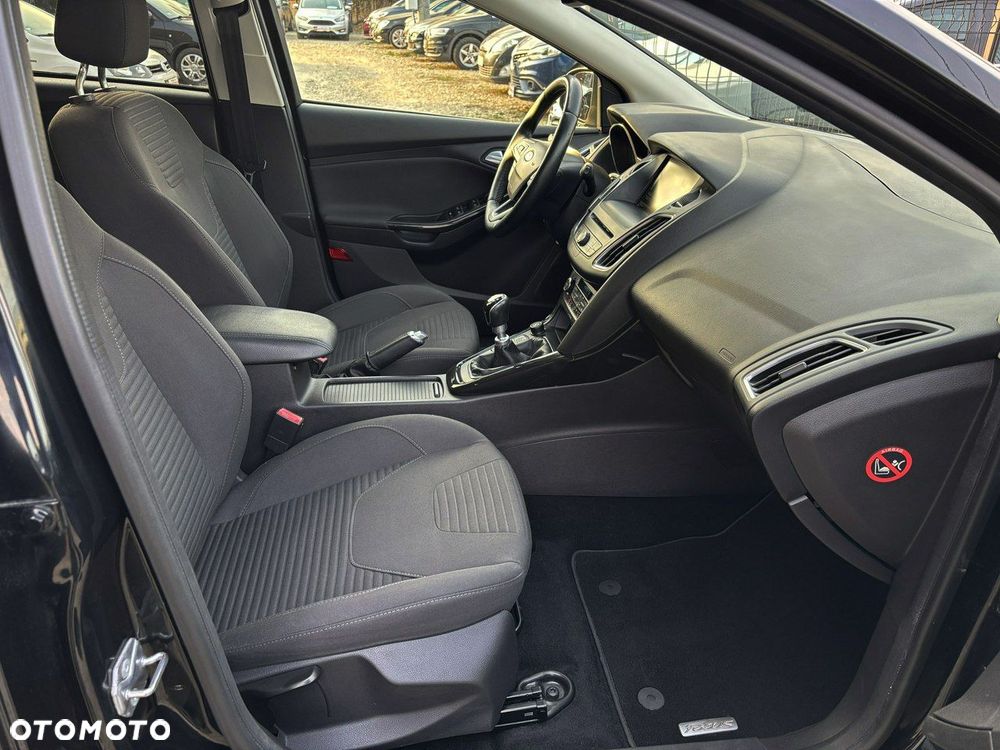 Ford Focus 1.5 EcoBoost STart-Stopp-System TITANIUM - 32