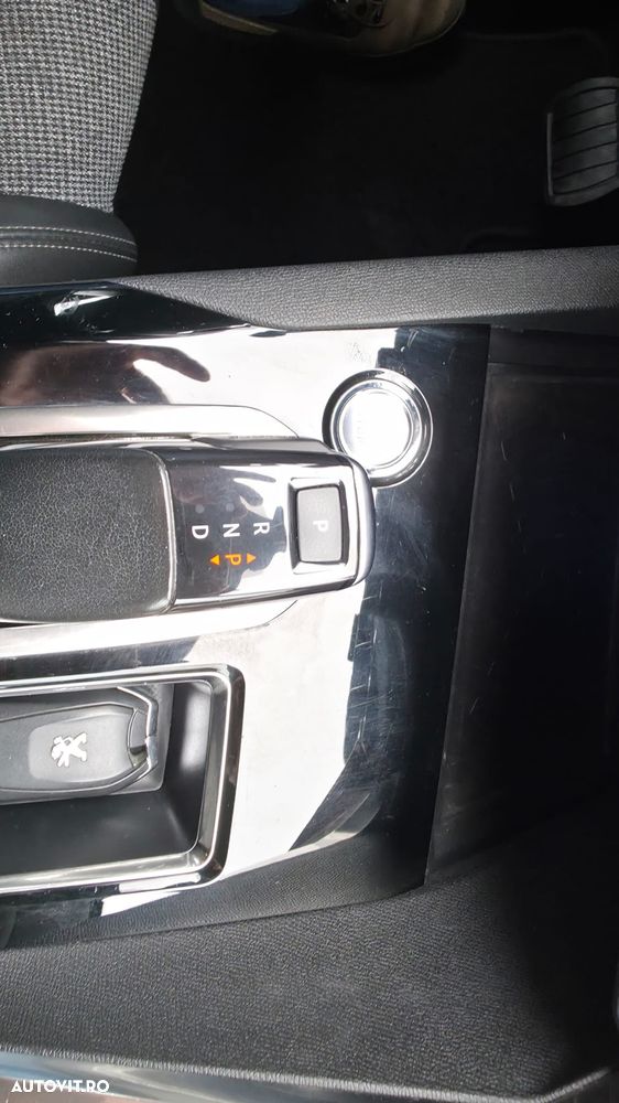 Peugeot 3008 BlueHDi 130 Stop & Start EAT8 Allure Business-Paket - 8