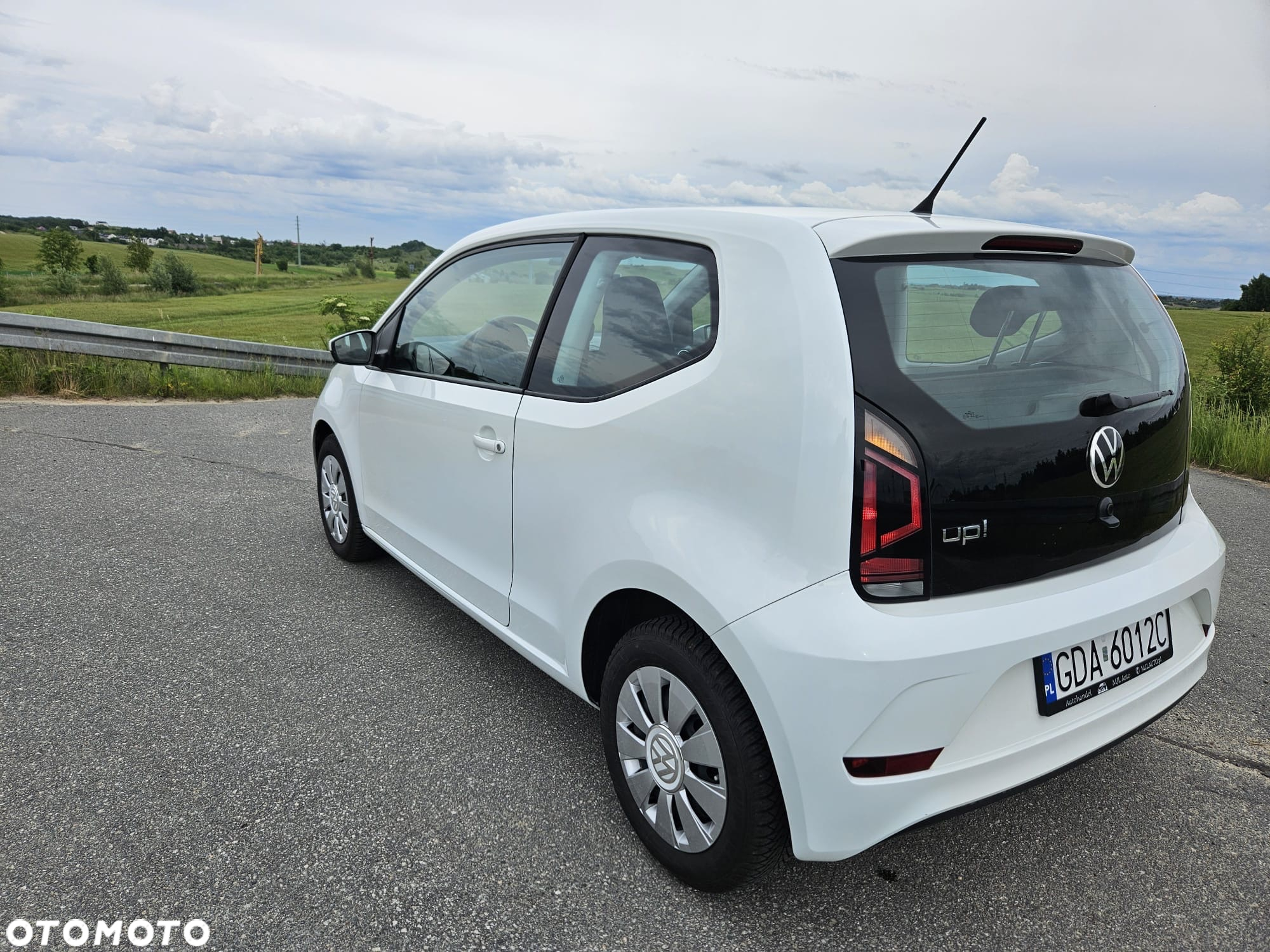 Volkswagen up! - 10