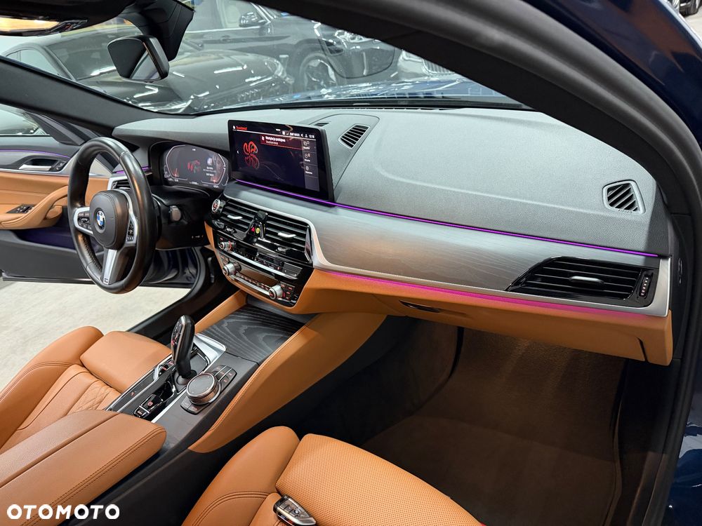 BMW Seria 5 520d xDrive MHEV M Sport sport - 26