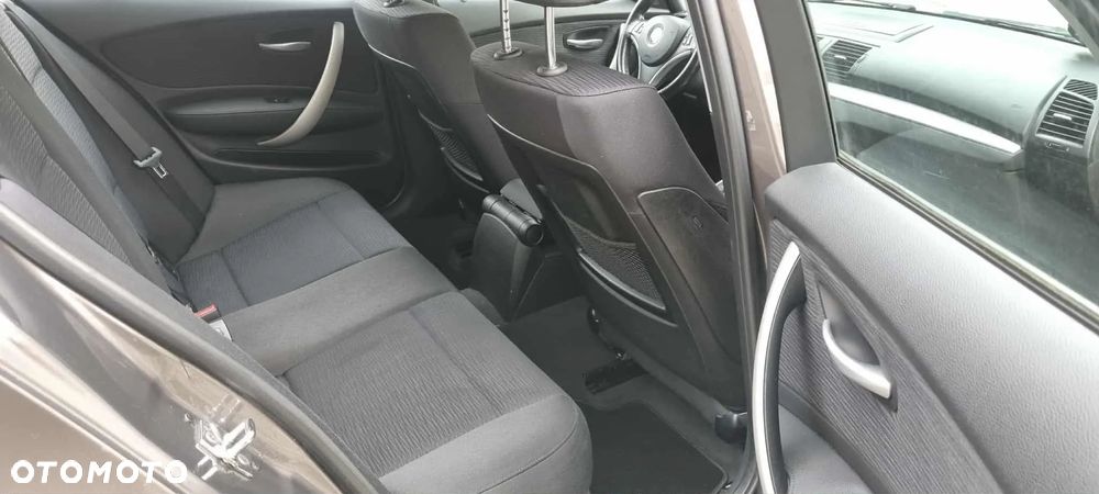 BMW Seria 1 118d - 8