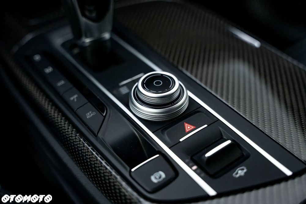 Maserati Levante S - 11