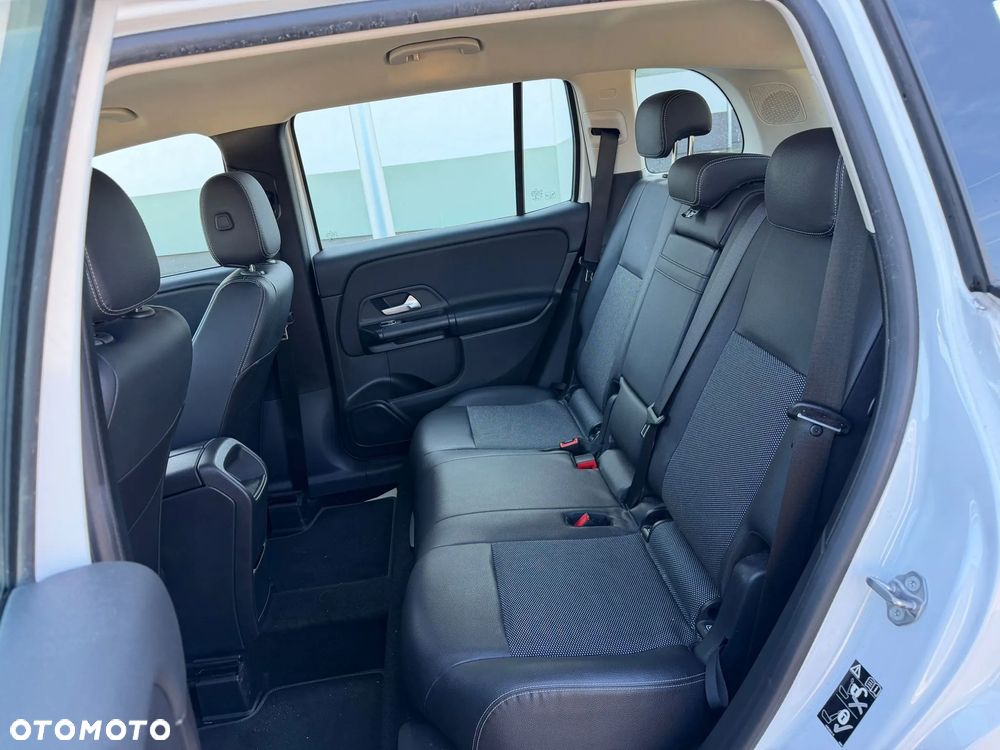 Mercedes-Benz GLB - 14