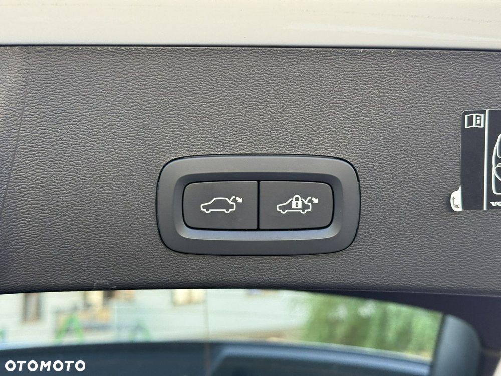 Volvo XC 40 B4 B Geartronic RDesign - 36