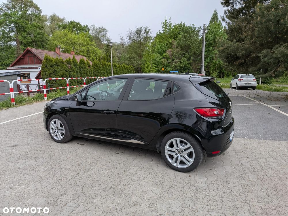Renault Clio 1.2 16V 75 LIMITED - 10