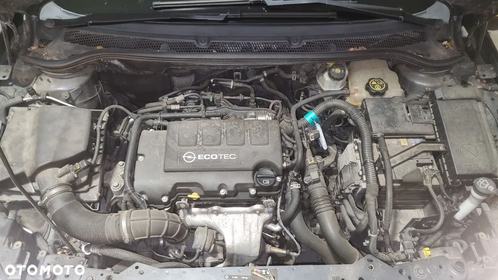 Opel Astra 1.4 T Edition 150 - 12