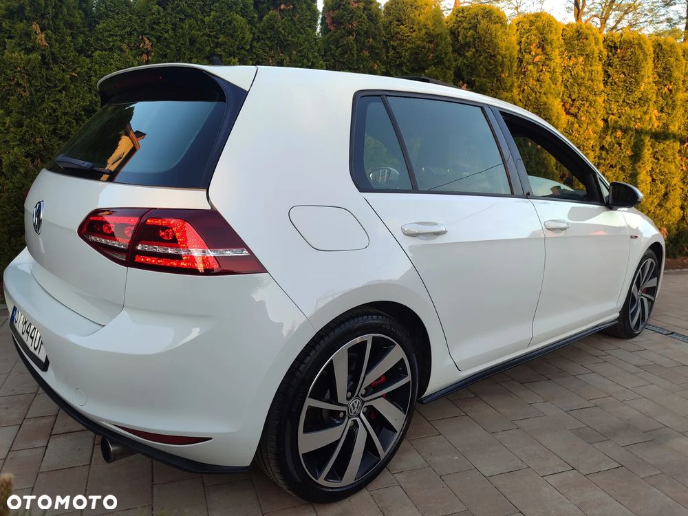 Volkswagen Golf GTI (BlueMotion Technology) DSG - 25