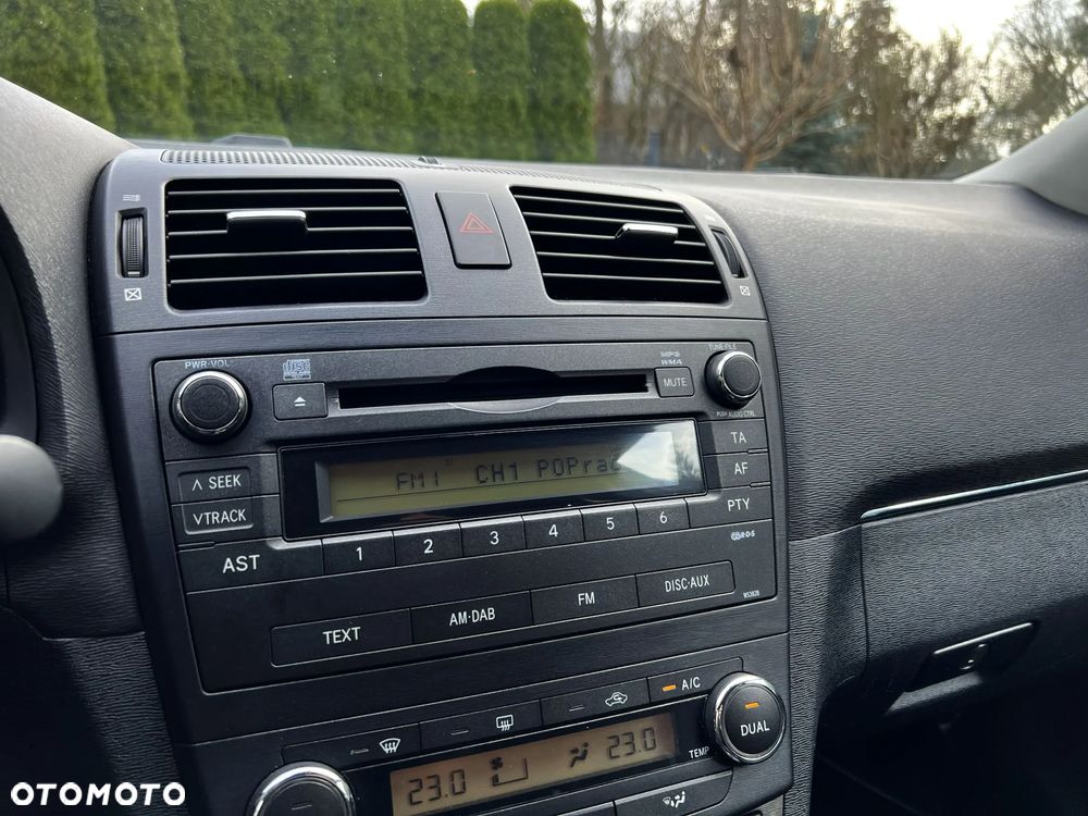 Toyota Avensis Combi 1.8 Multidrive S Executive - 30