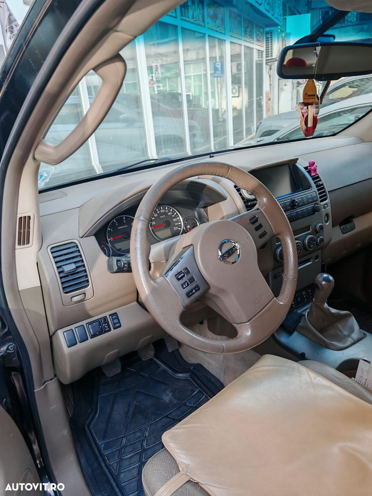Nissan Pathfinder - 12