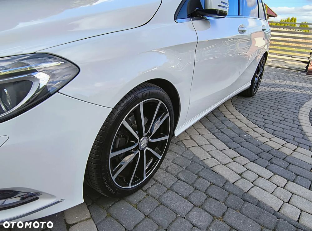 Mercedes-Benz Klasa B 180 AMG Line - 11