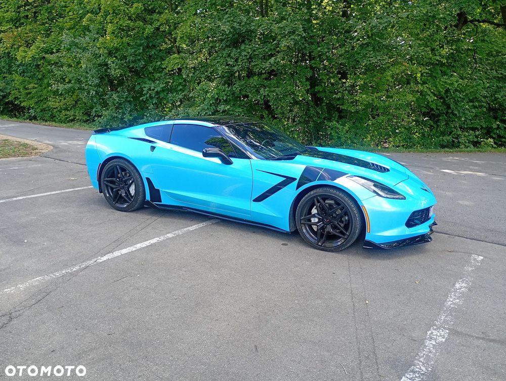 Chevrolet Corvette - 4