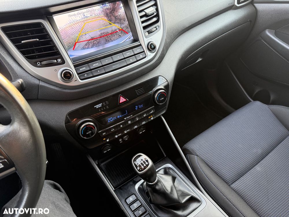 Hyundai Tucson blue 1.7 CRDi 2WD Style - 23