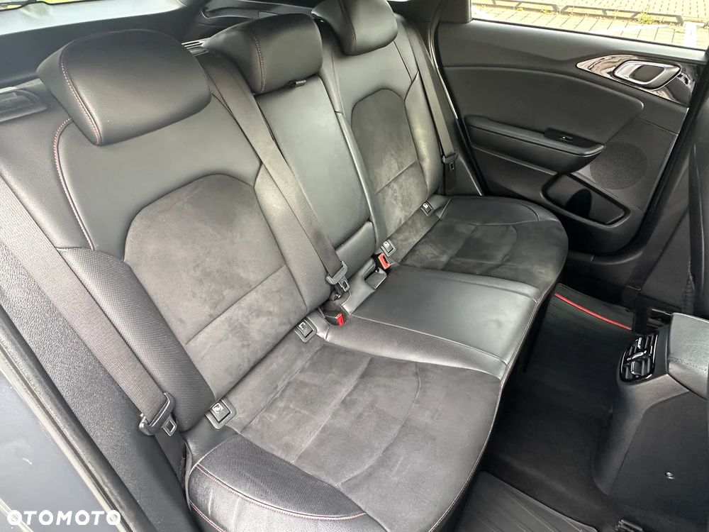 Kia ProCeed 1.6 T-GDI GT DCT - 25
