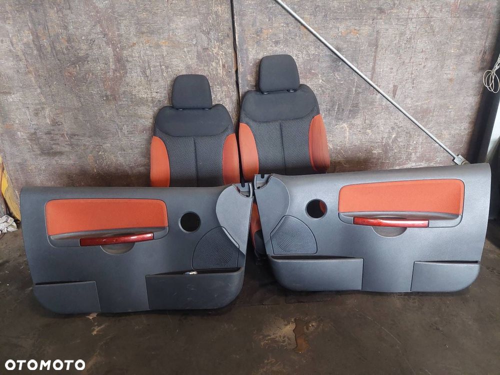 FOTELE KOMPLET LEWY PRAWY KANAPA TYŁ + BOCZKI CITROEN C2 I HB 3D - 4