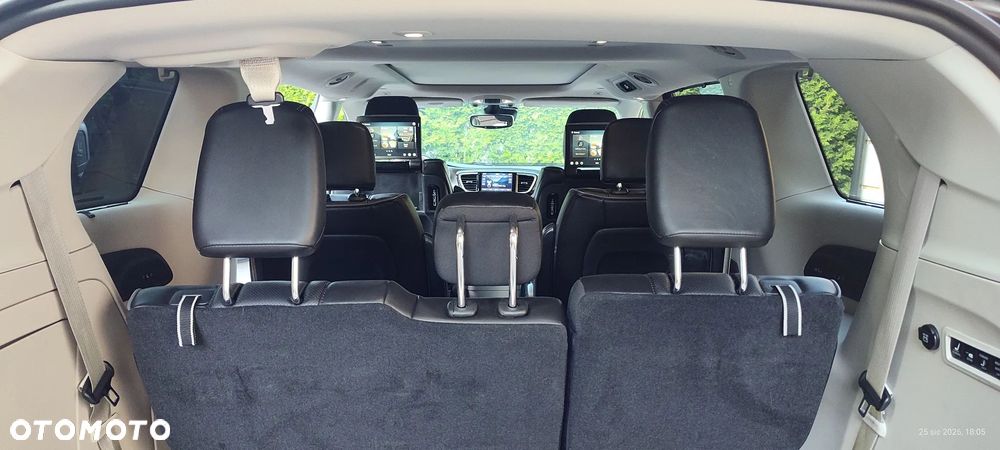 Chrysler Pacifica - 20