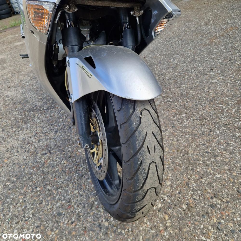 Honda VFR - 3