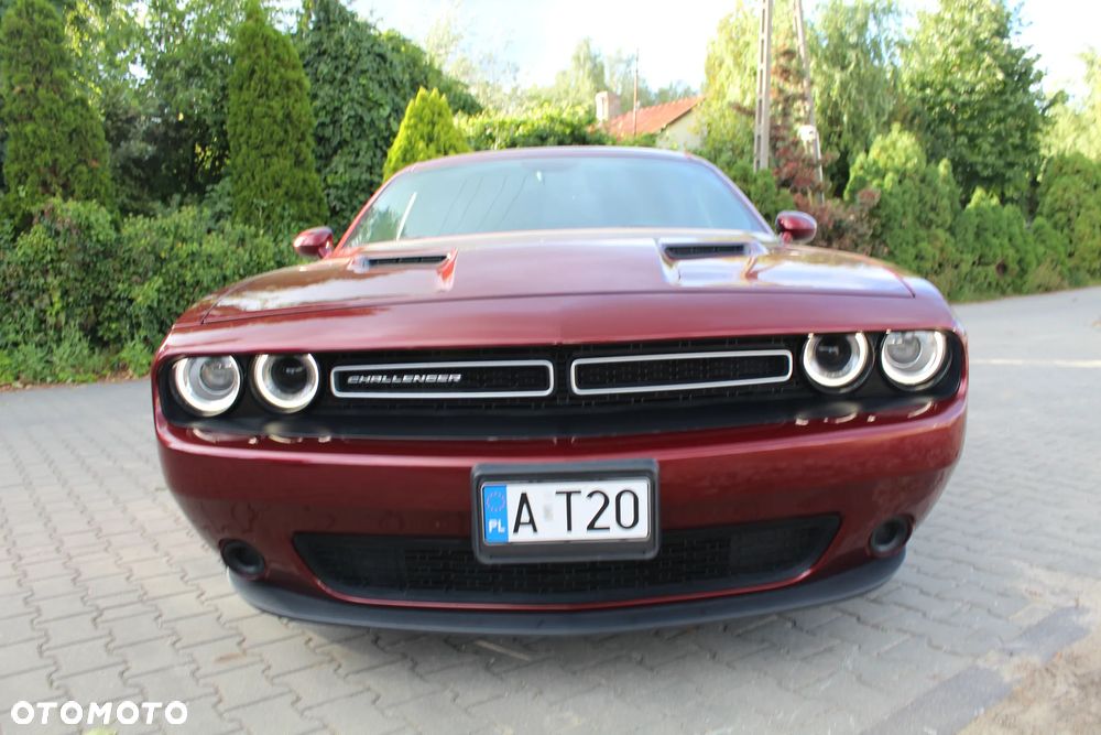 Dodge Challenger - 11