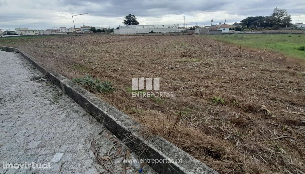 Venda de Terreno para construção com 1438m2, em Amorim, Póvoa de Va - Grande imagem: 5/9