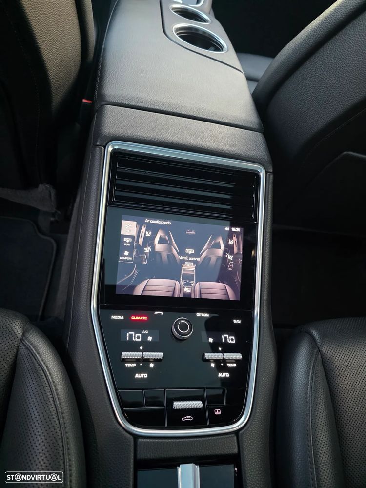 Porsche Panamera 4 E-Hybrid Executive - 26