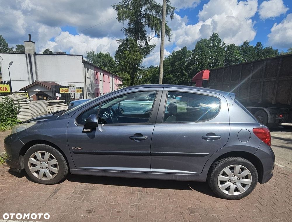Peugeot 207 1,4 B 70 KW / 95 KM (kod lak: KTHC) pojazd na części - 2