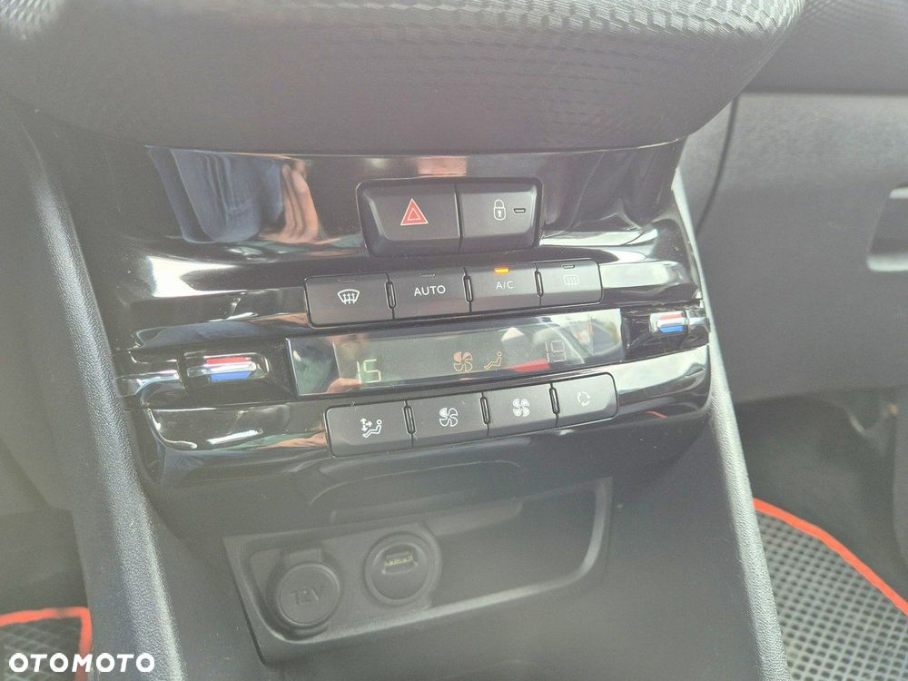 Peugeot 2008 1.5 BlueHDi Style - 20