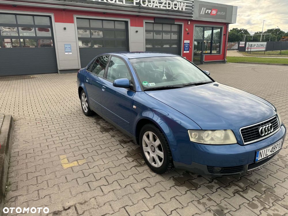 Audi A4 Limousine - 5