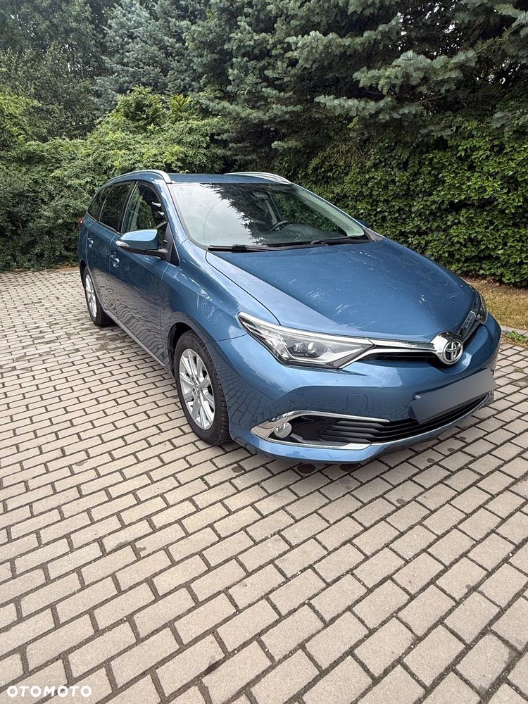 Toyota Auris 1.6 D-4D Prestige - 1