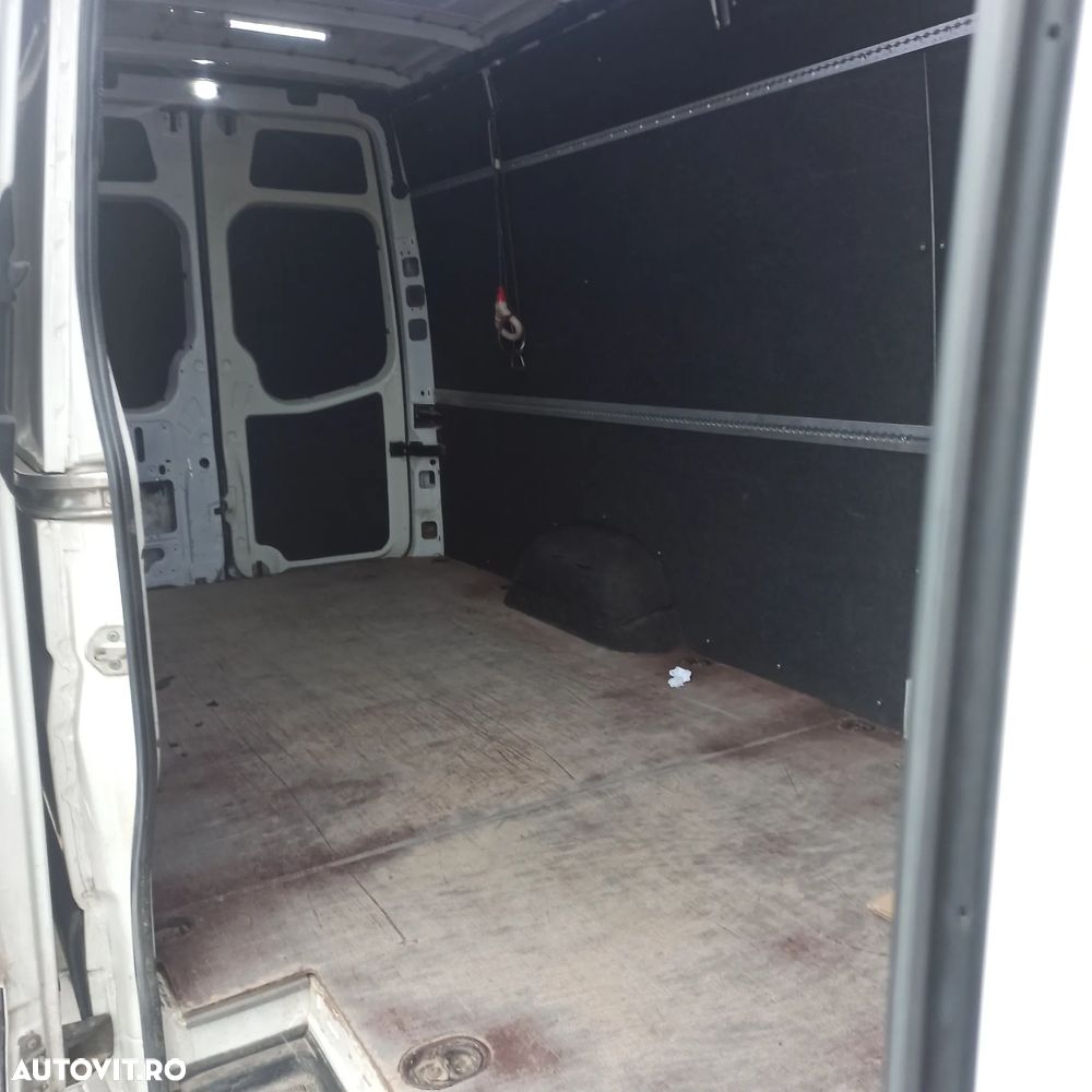 Volkswagen Crafter - 16