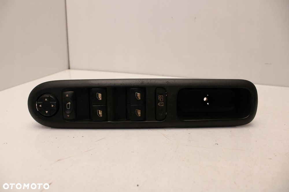 peugeot 3008 5008 09r- panel sterowania szyb - 1