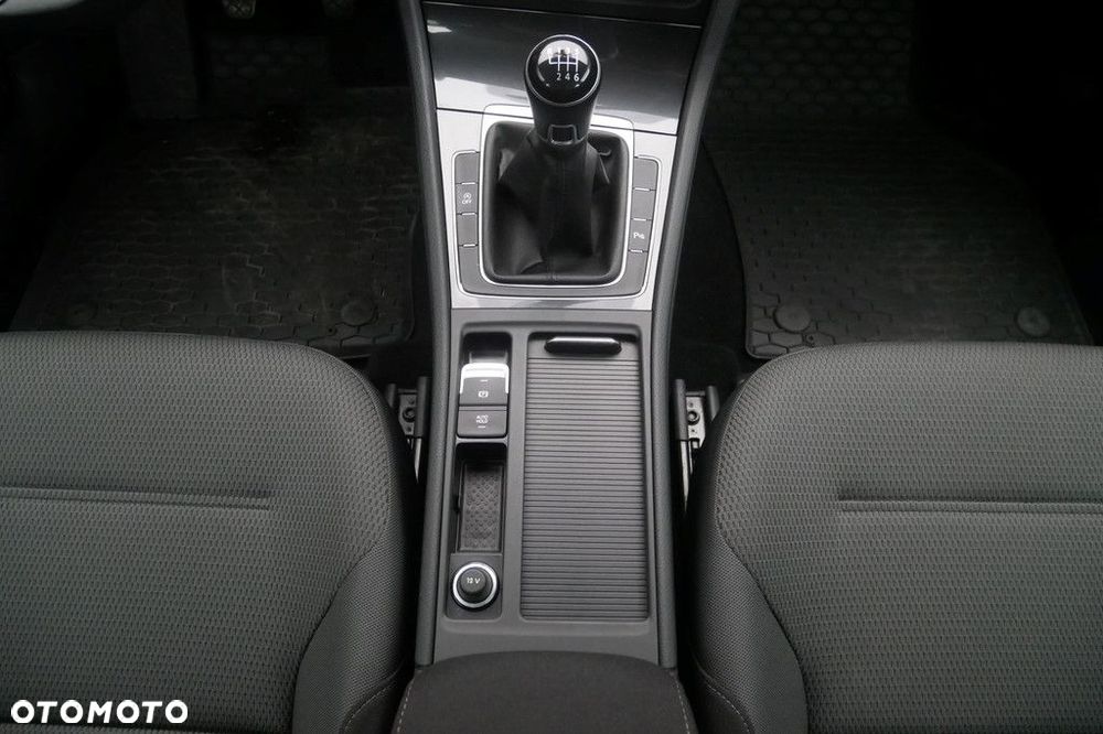 Volkswagen Golf Variant - 11