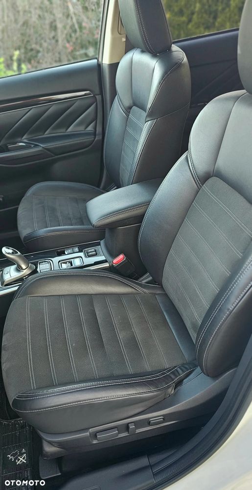 Mitsubishi Outlander - 13