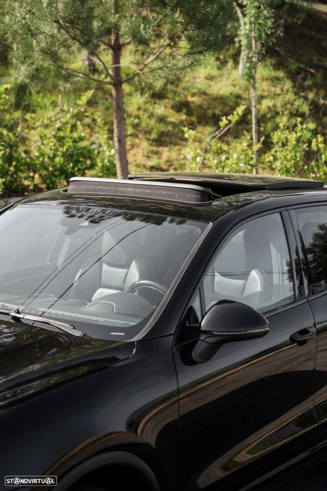 Porsche Cayenne Platinum Edition - 15