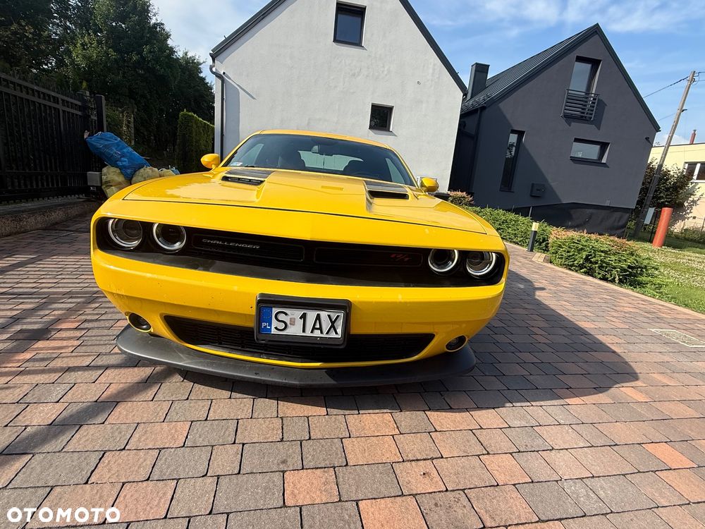 Dodge Challenger - 1