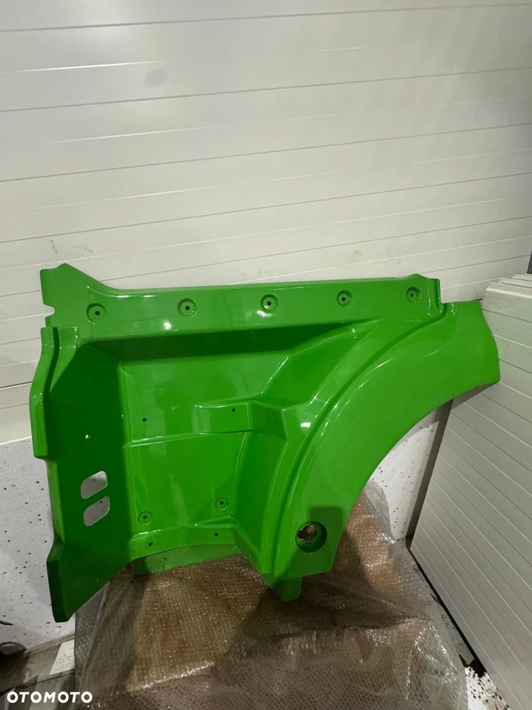 81.41010-0750 Stopień stopnica lewa Man TGX/TGS - 1