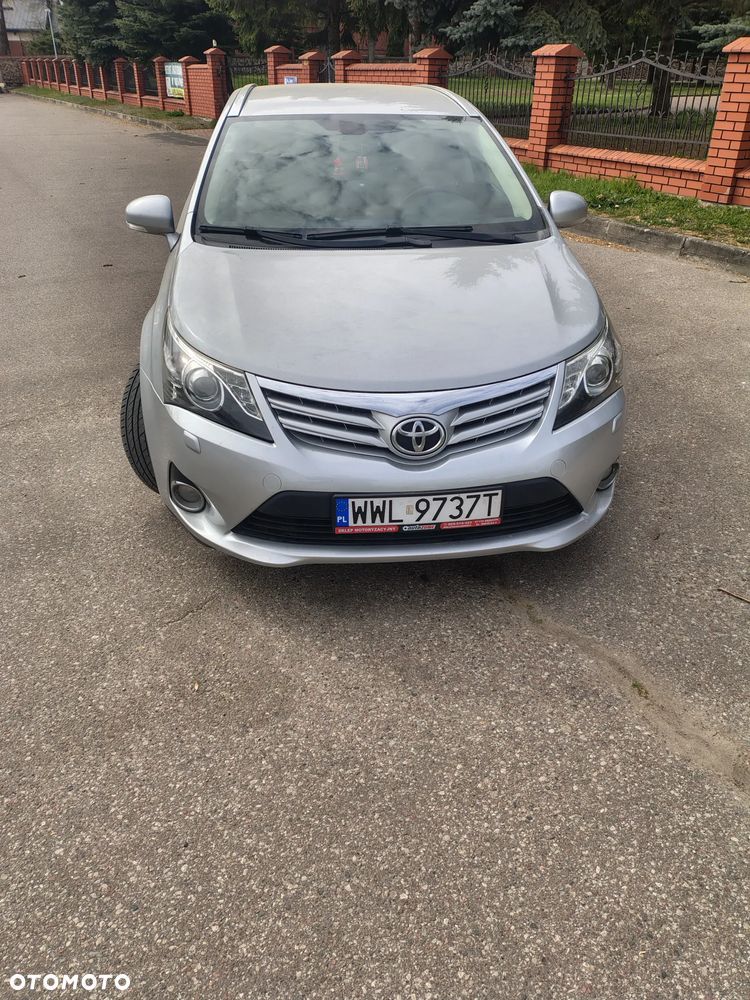 Toyota Avensis 2.0 D-4D Sol - 2