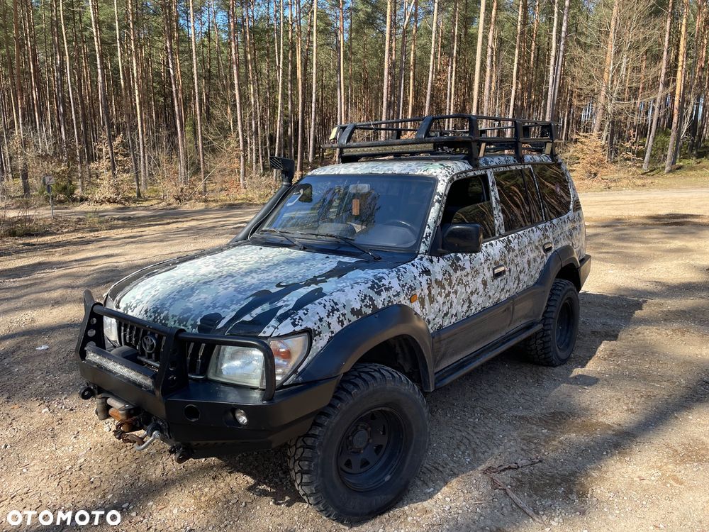 Toyota Land Cruiser - 1