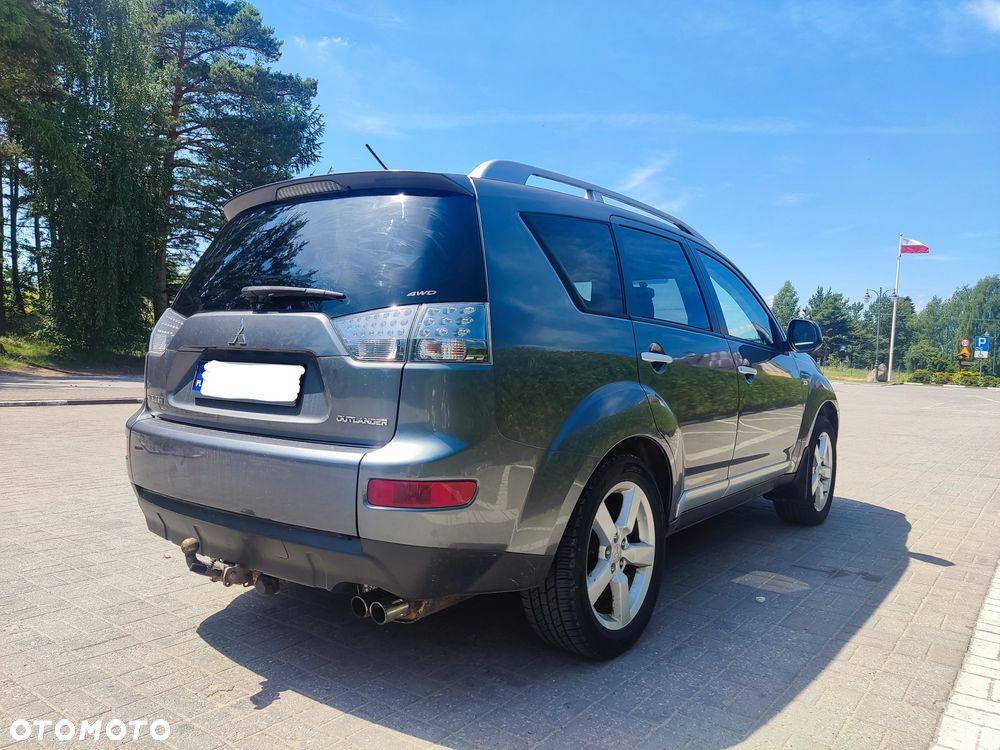 Mitsubishi Outlander - 3