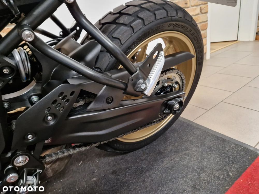 Yamaha XSR - 16