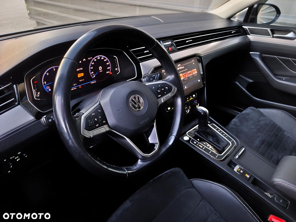 Volkswagen Passat 2.0 TDI Elegance DSG - 37