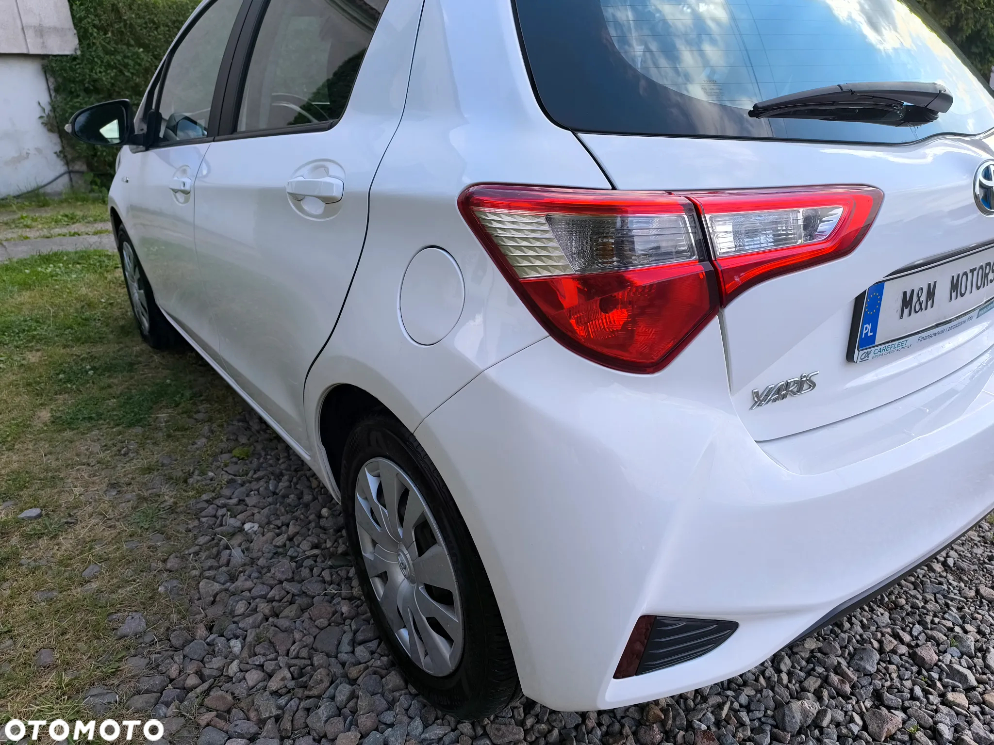 Toyota Yaris Hybrid 100 Active - 12