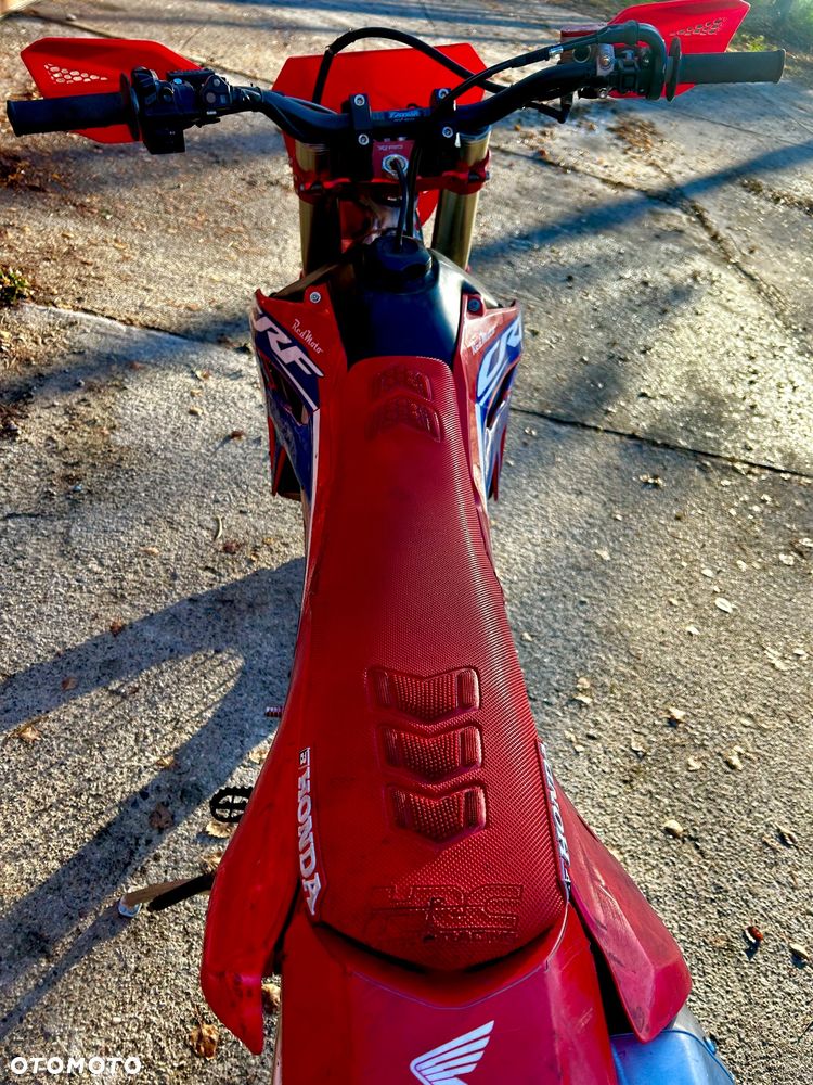 Honda CRF - 9