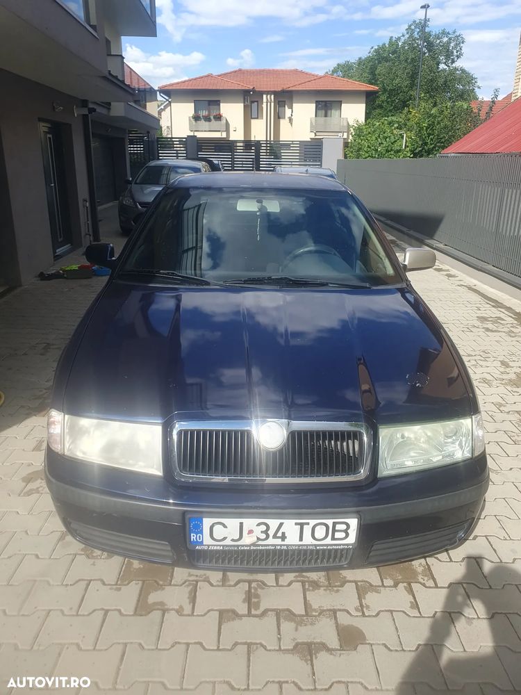 Skoda Octavia 1.6 Ambiente - 1