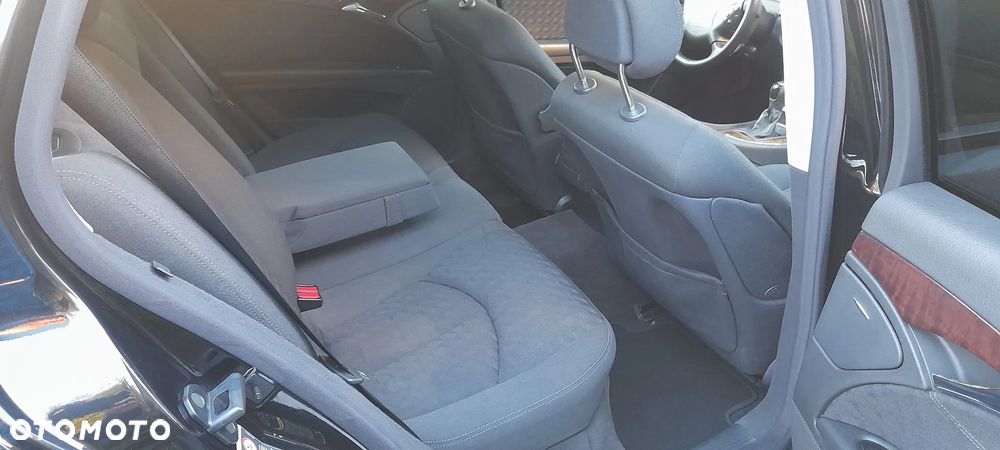 Mercedes-Benz Klasa E 200 Kompressor Classic - 20