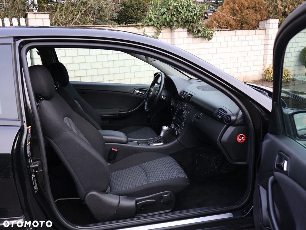 Mercedes-Benz Klasa C 180 Kompressor Automatik - 22